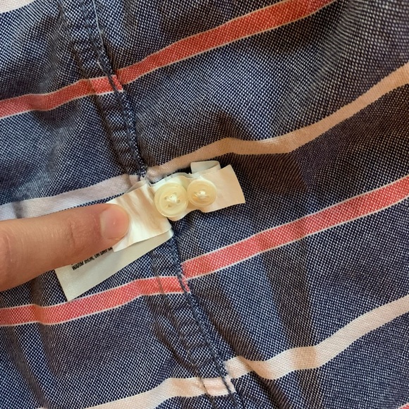 Gap Fitted Boyfriend Button Down Shirt - Picture 5 of 5